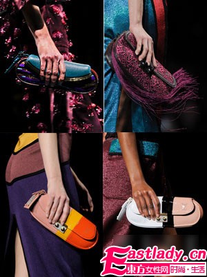 大包袋已經(jīng)OUT 時(shí)髦小手袋風(fēng)靡時(shí)裝周