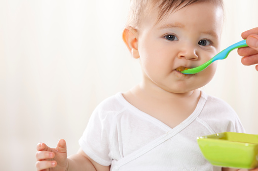 寶寶四個月輔食食譜推薦 讓寶寶吃的營養(yǎng)又健康