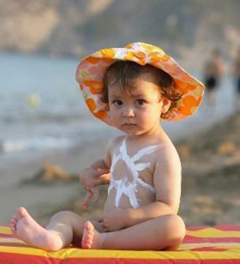 夏日怎么防曬 家有寶寶如何防治曬傷