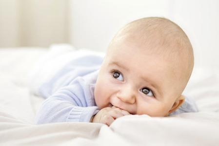 三個月寶寶輔食 切忌不要太早加 料