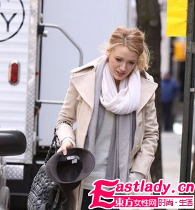 女星圍巾百變秀 百變風情在頸上
