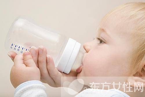 嬰兒為什么吐奶 這種情況下應(yīng)該馬上送醫(yī)