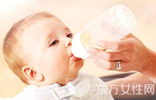 嬰兒為什么吐奶 這種情況下應(yīng)該馬上送醫(yī)