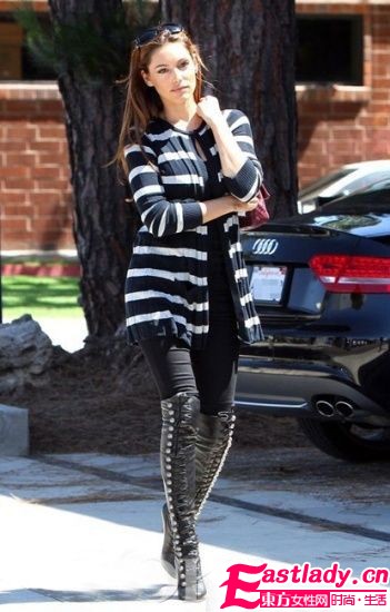 女星增高有秘訣 街頭吸睛靠長靴