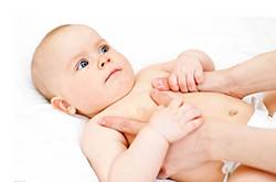 新生兒臍帶該怎么護理 新生兒臍帶不脫落怎么辦