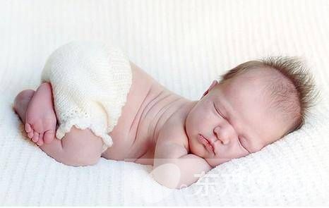 嬰兒玫瑰疹怎么治療 四招教你從容應對