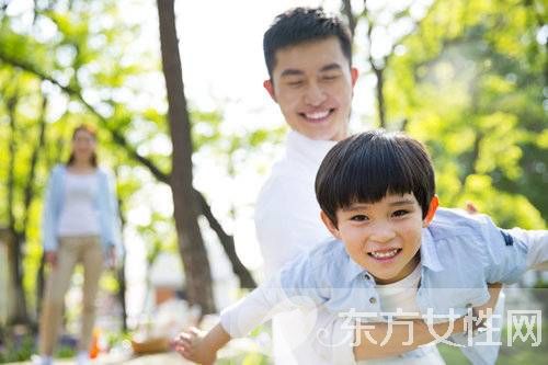 孩子過(guò)渡依賴父母 原因在于你常做這4件事