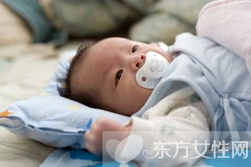 嬰兒用安撫奶嘴好嗎 揭密安撫奶嘴的優(yōu)缺點(diǎn)