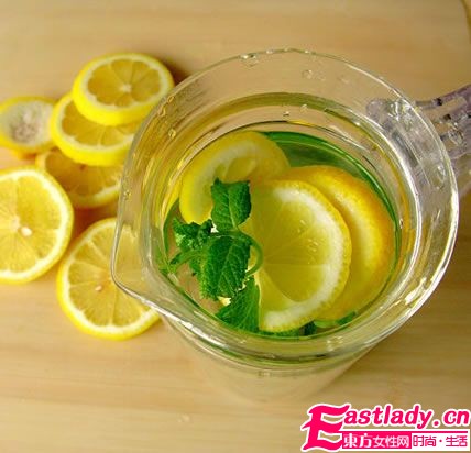 檸檬泡水 喝出瘦美人