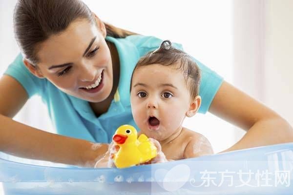 冬天如何護理新生兒 清潔護理用品使用越少越好