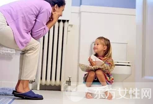 怎樣教寶寶自己尿尿 新手爸媽趕快來學(xué)
