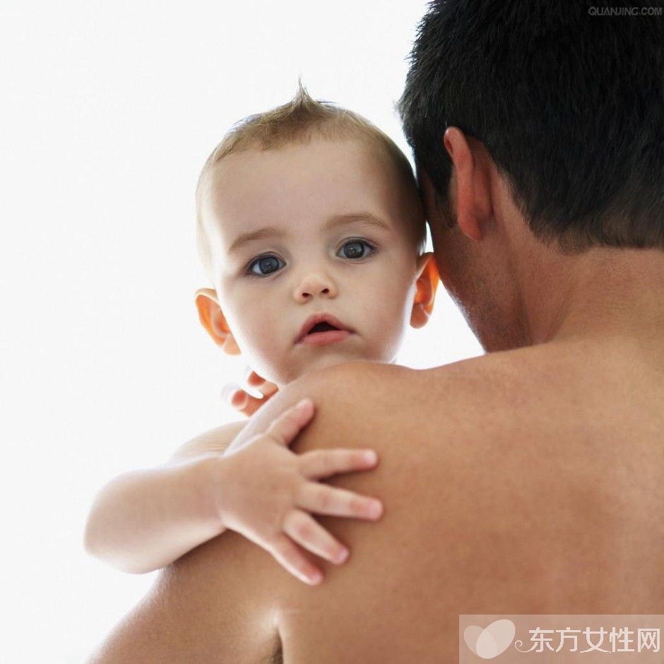 寶寶吃奶打嗝怎么辦 寶寶為什么老打嗝呢