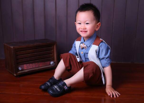 1-3歲寶寶早教訓(xùn)練 讓你的寶寶贏在起跑線上