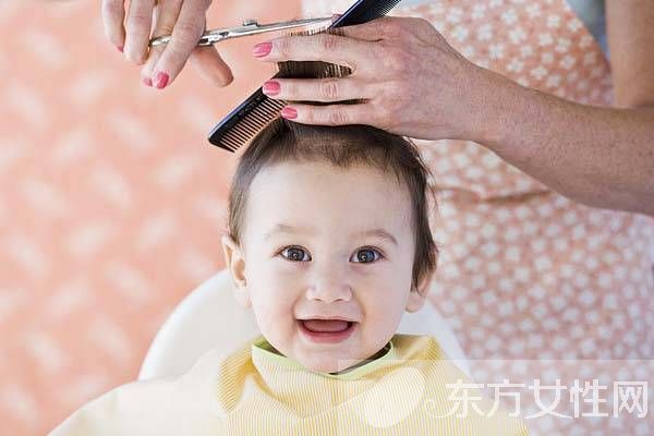 嬰兒什么時候理發(fā)好 六大事項不可馬虎