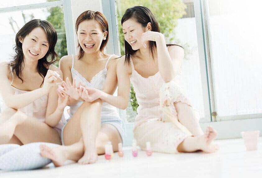 白帶發(fā)黃吃什么藥好 導(dǎo)致白帶發(fā)黃的原因