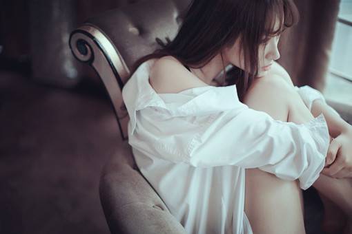 卵巢腫瘤的病因是什么 揭卵巢腫瘤的早期癥狀