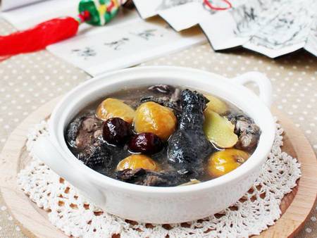 月經(jīng)不調(diào)莫慌 有烏雞湯幫你調(diào)經(jīng)