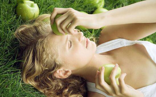 女性乳房有硬塊 小心乳腺疾病看上你