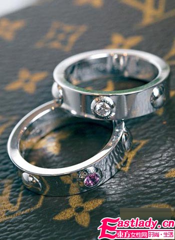 黑色迷情 LV推出圣誕情侶腕表