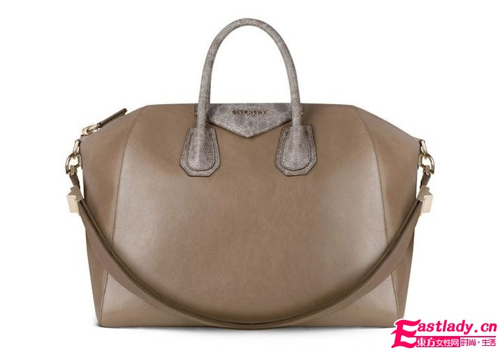 Givenchy推2011新春手袋 新材質(zhì)帶來(lái)新感覺(jué)