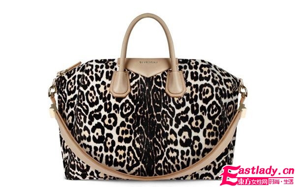 Givenchy推2011新春手袋 新材質(zhì)帶來(lái)新感覺