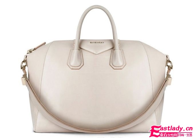 Givenchy推2011新春手袋 新材質(zhì)帶來(lái)新感覺(jué)