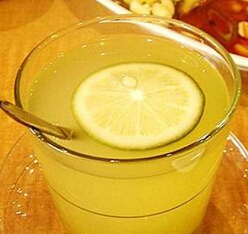 喝檸檬水的好處 夏天喝檸檬水的十大健康功效