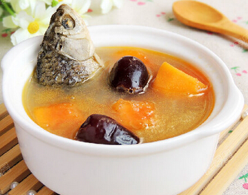 紅棗的食用方法 紅棗鯽魚木瓜湯做法