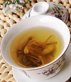 金銀花的副作用 金銀花泡水喝適合人群