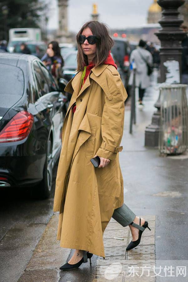 卡其色風衣3月來“叫春” 劉亦菲敞開穿氣場足