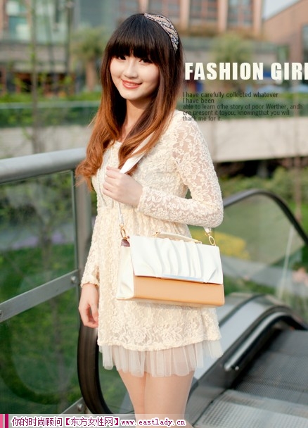 時尚女士包包可拎可背兩用設計 讓你的出行更加方便