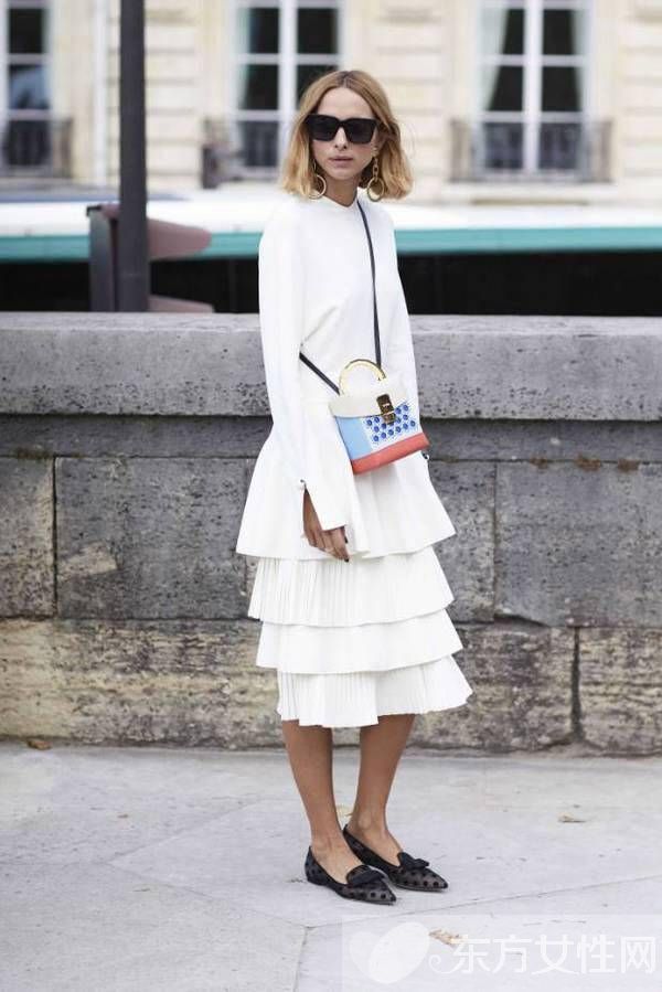 開(kāi)衩褲更時(shí)髦 絕對(duì)個(gè)性穿搭的秘密武器