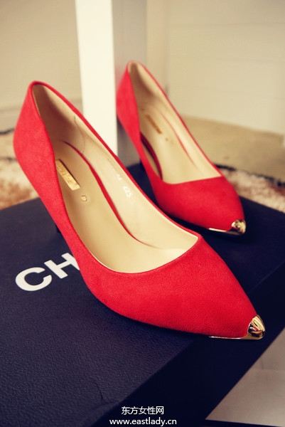 最新款女性單鞋體驗(yàn)低調(diào)的時(shí)尚