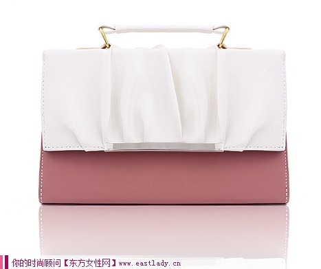 時(shí)尚女士包包可拎可背兩用設(shè)計(jì) 讓你的出行更加方便