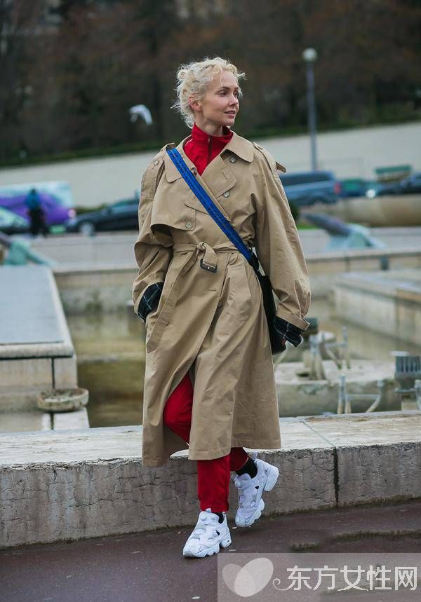 卡其色風衣3月來“叫春” 劉亦菲敞開穿氣場足