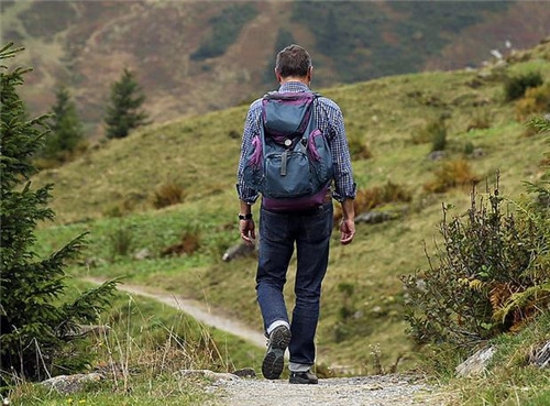 水瓶座男生喜歡一個人的表現(xiàn) 喜歡的女生類型