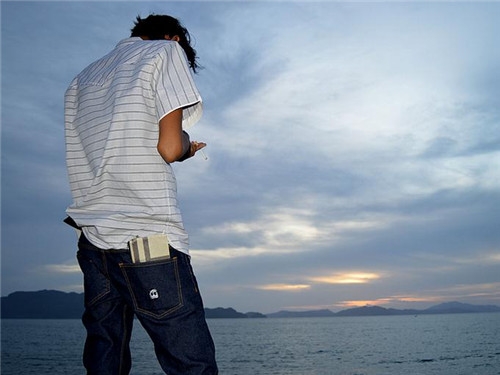 獅子座男生喜歡一個(gè)人的表現(xiàn) 喜歡的女生類(lèi)型