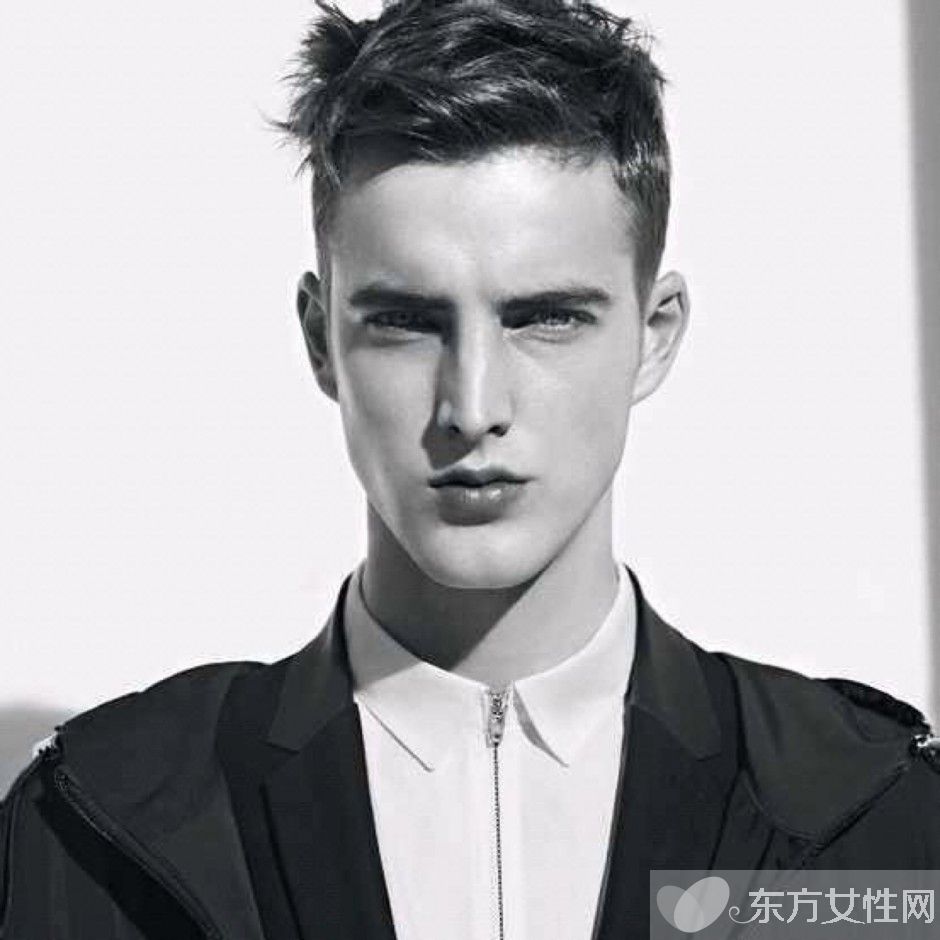 天枰座男生和什么星座配 他的理想妻子是怎樣的呢