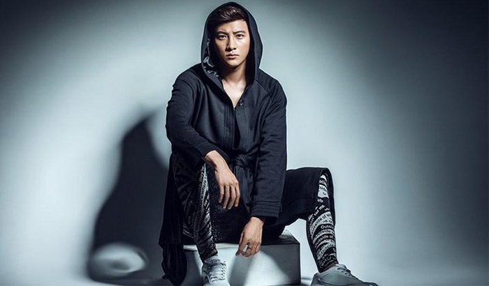 主持人大左運(yùn)動(dòng)系寫真 百變風(fēng)格詮釋雙面性格