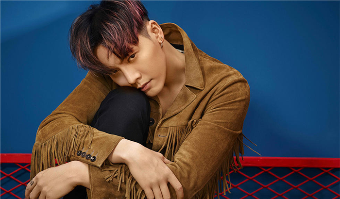 陳偉霆最新雜志封面圖片 痞帥氣質眼神深邃撩人