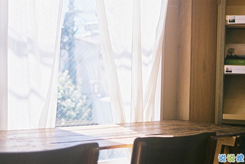 簡(jiǎn)單而又唯美有哲理的英文說(shuō)說(shuō)帶圖片 你醒在別人的夢(mèng)里13