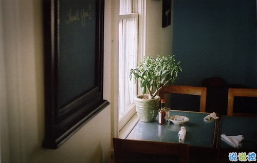 愛情破碎的悲傷說說帶圖片 讓人痛苦的愛情說說配圖3