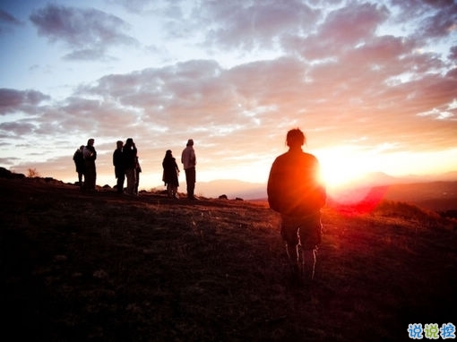 經(jīng)典英文說說帶翻譯摘抄配圖 很有哲理的文藝英文說說2