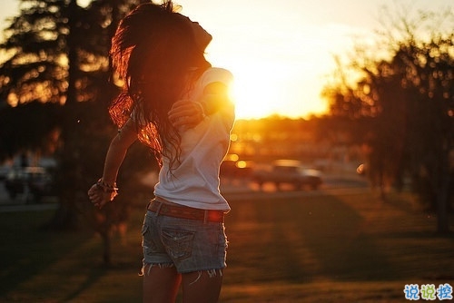 精辟犀利的愛情說說大全帶圖片 這些描寫愛情的句子太絕了10