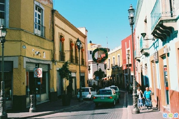 文字控喜歡的簡(jiǎn)單唯美的一句話說說帶圖片 煙塵滾滾一路行來我應(yīng)是迷了路了13