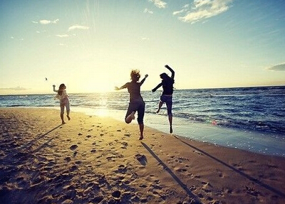 配圖片的朋友說(shuō)說(shuō)：什么是好朋友？有人說(shuō)，那是地球上翻版的自己9