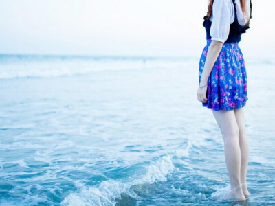 失戀傷感說說帶圖片：離開你我過得很好，假裝一切都很好