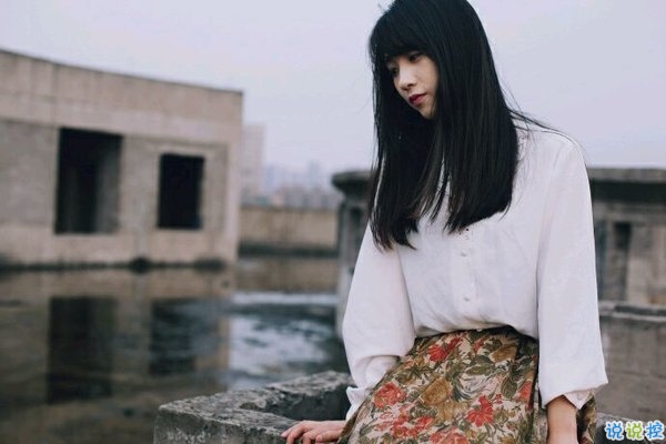 文字控喜歡的簡(jiǎn)單唯美的一句話說說帶圖片 煙塵滾滾一路行來我應(yīng)是迷了路了12