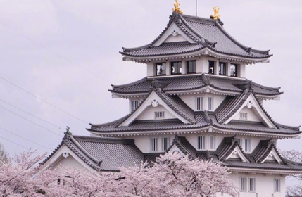 忽而夏至的悲傷日記的傷感說(shuō)說(shuō)配圖 你最美的青春都在陪他吃苦1