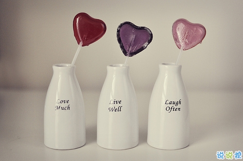 最新適合畢業(yè)季發(fā)的說(shuō)說(shuō)帶圖片 時(shí)光不老我們不散1